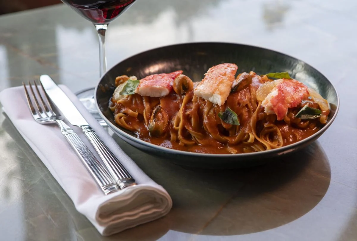 Legami signature dishes Cacio e Pepe, Tagliatelle al Ragù, Crudo di Gamberi, Tiramisu